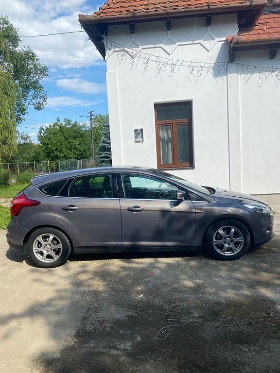 Gebraucht Ford Focus Trend 140 PS (102 kW) 2011 Beige Limousine