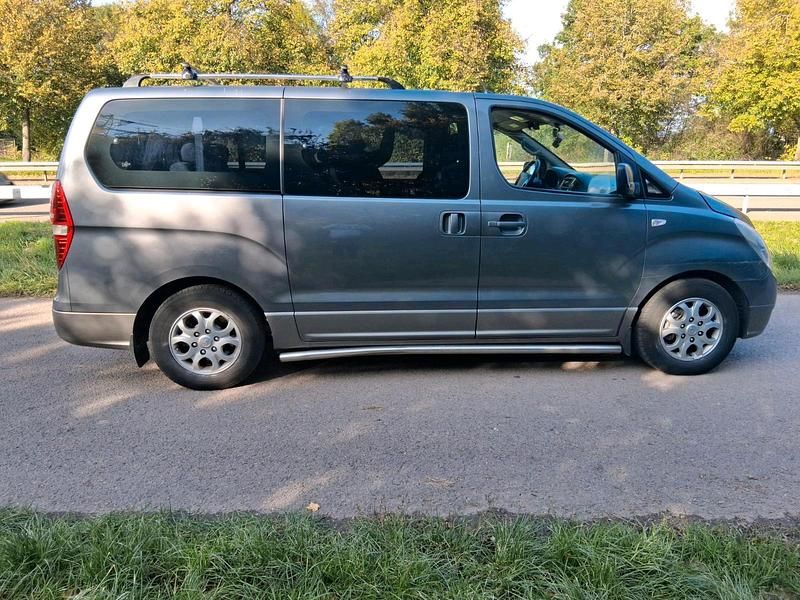 Gebraucht Hyundai H-1 170 PS (125 kW) 2010 Grau Van / Kleinbus