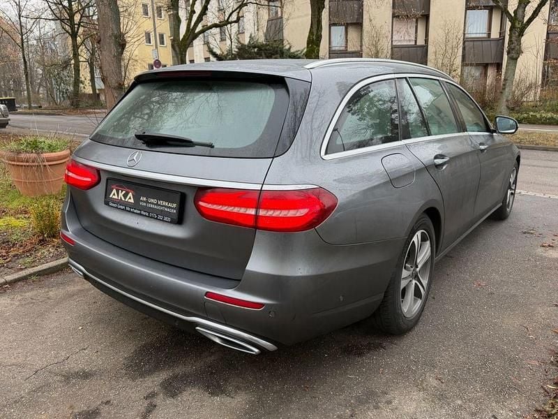 Gebraucht Mercedes E200 Avantgarde 160 PS (117 kW) 2020 Grau Limousine