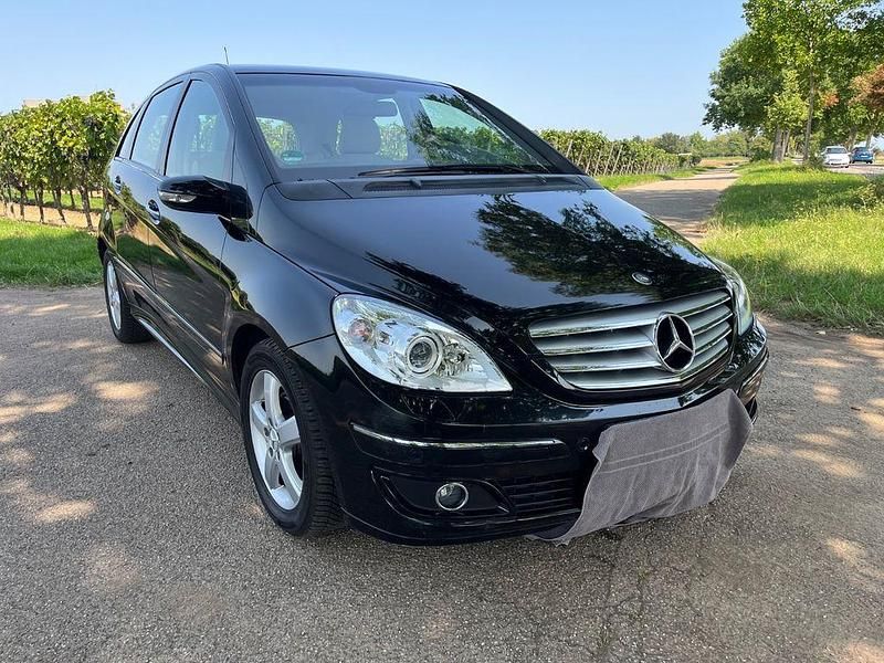 Schwarz Gebraucht 2006 Mercedes B200 Van / Kleinbus | 6.950 € (Fairer Preis) - Bild 1/4