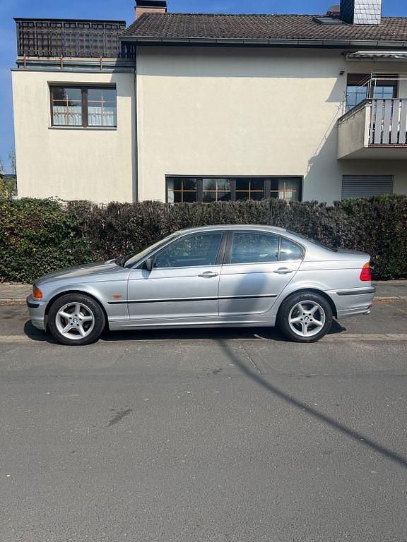 Gebraucht BMW 320 150 PS (110 kW) 1999 Silber Limousine