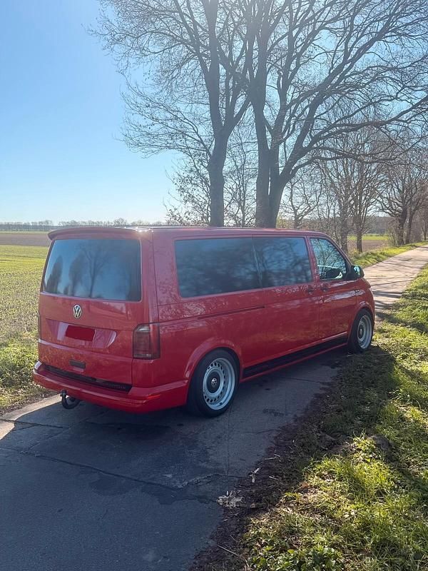 Gebraucht VW Transporter 204 PS (150 kW) 2019 Rot Van