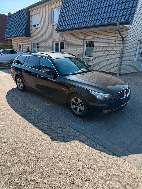 Gebraucht BMW 520 177 PS (130 kW) 2008 Schwarz Kombi