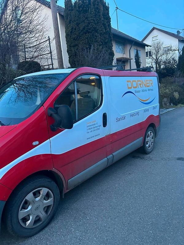 Gebraucht Renault Trafic 114 PS (83 kW) 2014 Rot Van / Kleinbus