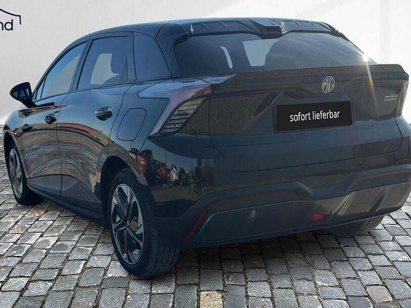 Gebraucht MG MG4 EV Comfort 150 kW (204 PS) 2023 Schwarz / pebble black / metallic Kleinwagen
