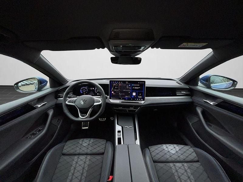 Gebraucht VW Passat R-line 150 PS (110 kW) 2025 Reef blue metallic (metallic) Kombi