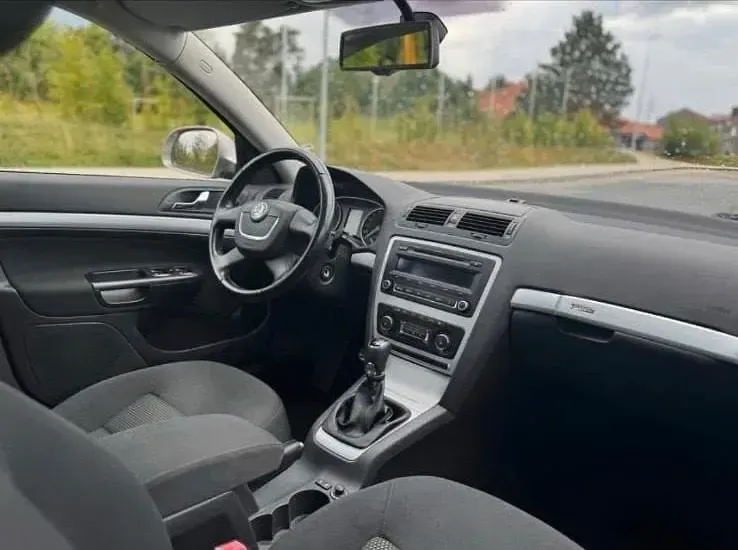 Gebraucht Skoda Octavia Scout 160 PS (117 kW) 2011 Beige Kombi