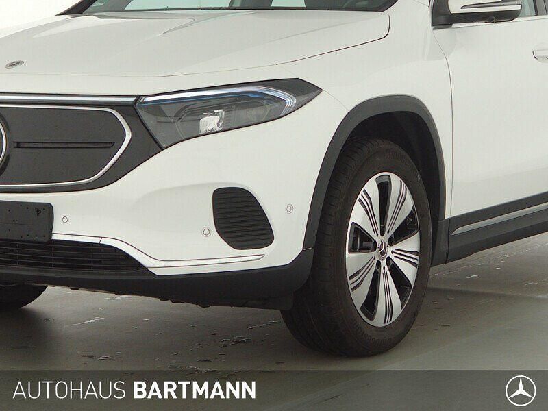 Gebraucht Mercedes EQA250 Progressive 139 kW (190 PS) 2023 Polarweiß SUV