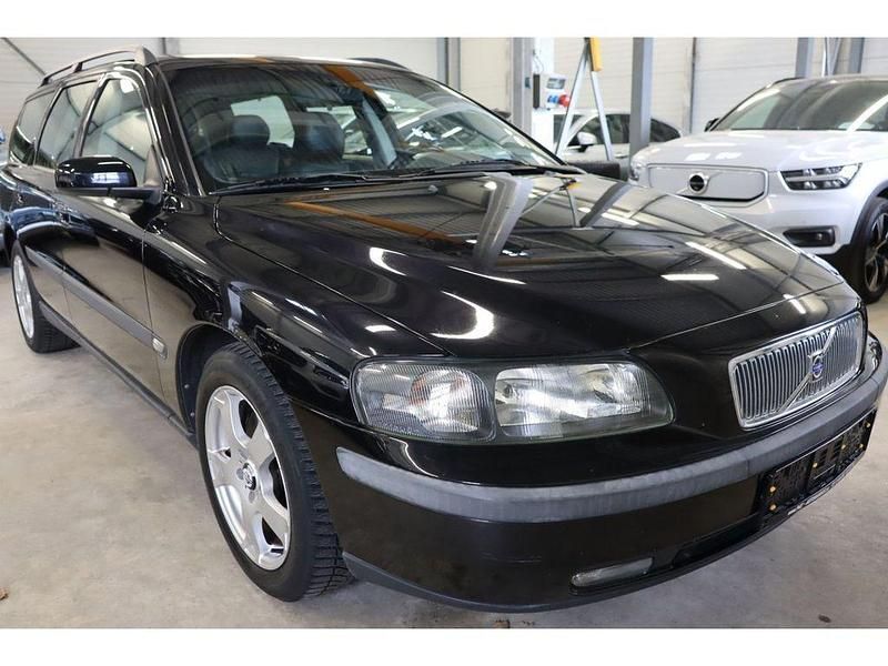 Używany Volvo V70 163 KM (119 kW) 2005 Czarny Kombi