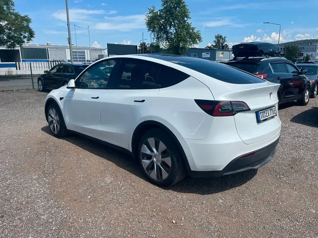 Gebraucht Tesla Model Y Standard Range 219 kW (299 PS) 2023 Weiß SUV