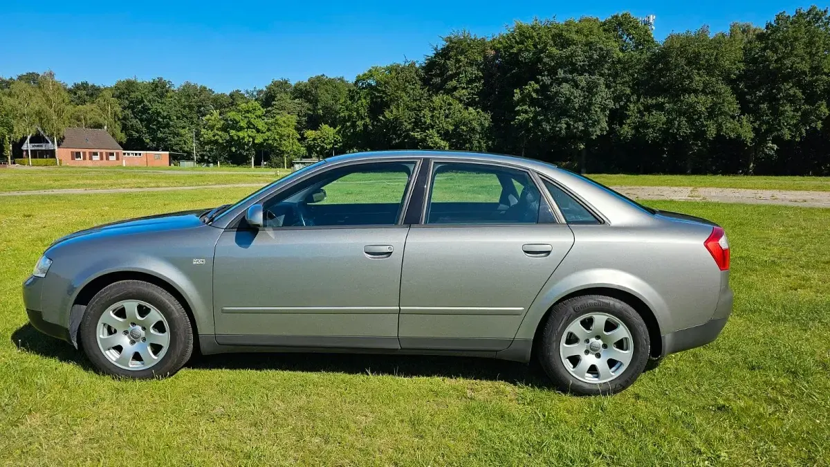 Brugt Audi A4 102 HK (75 kW) 2002 Sølv Sedan