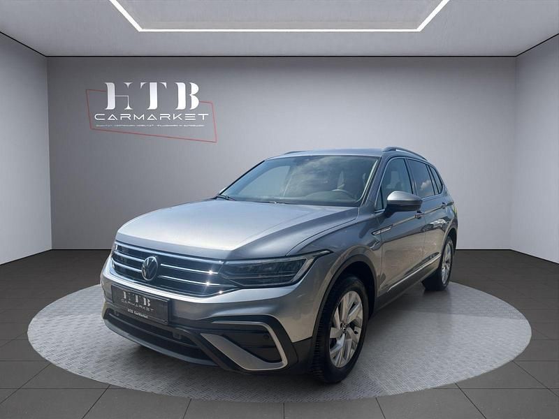 Silber Gebraucht 2024 VW Tiguan Allspace SUV | 31.990 € (Superpreis) - Bild 1/4
