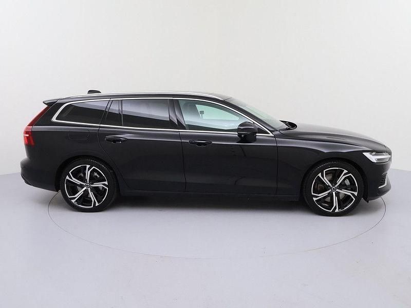 Gebraucht Volvo V60 Plus 398 PS (292 kW) 2025 Schwarz Kombi