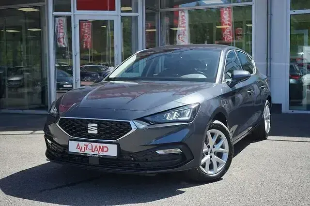 Neu Seat Leon 116 PS (85 kW) 2025 Grau Limousine