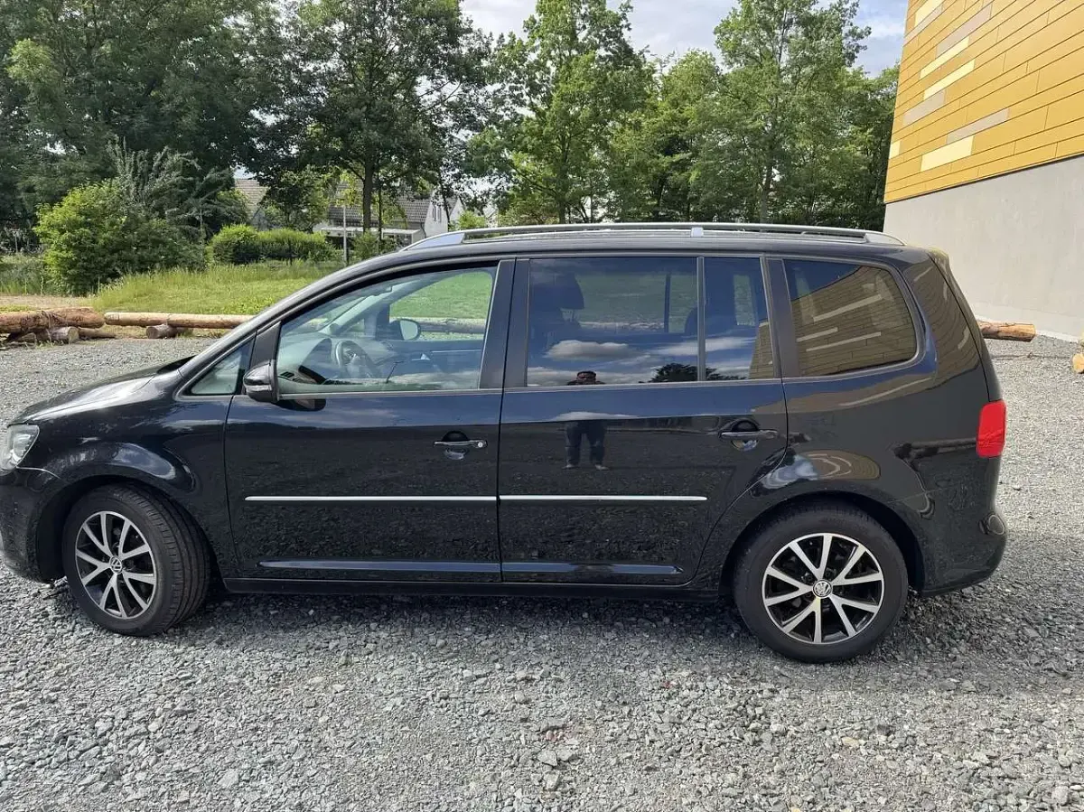 Gebraucht VW Touran Highline 105 PS (77 kW) 2010 Schwarz Van / Kleinbus