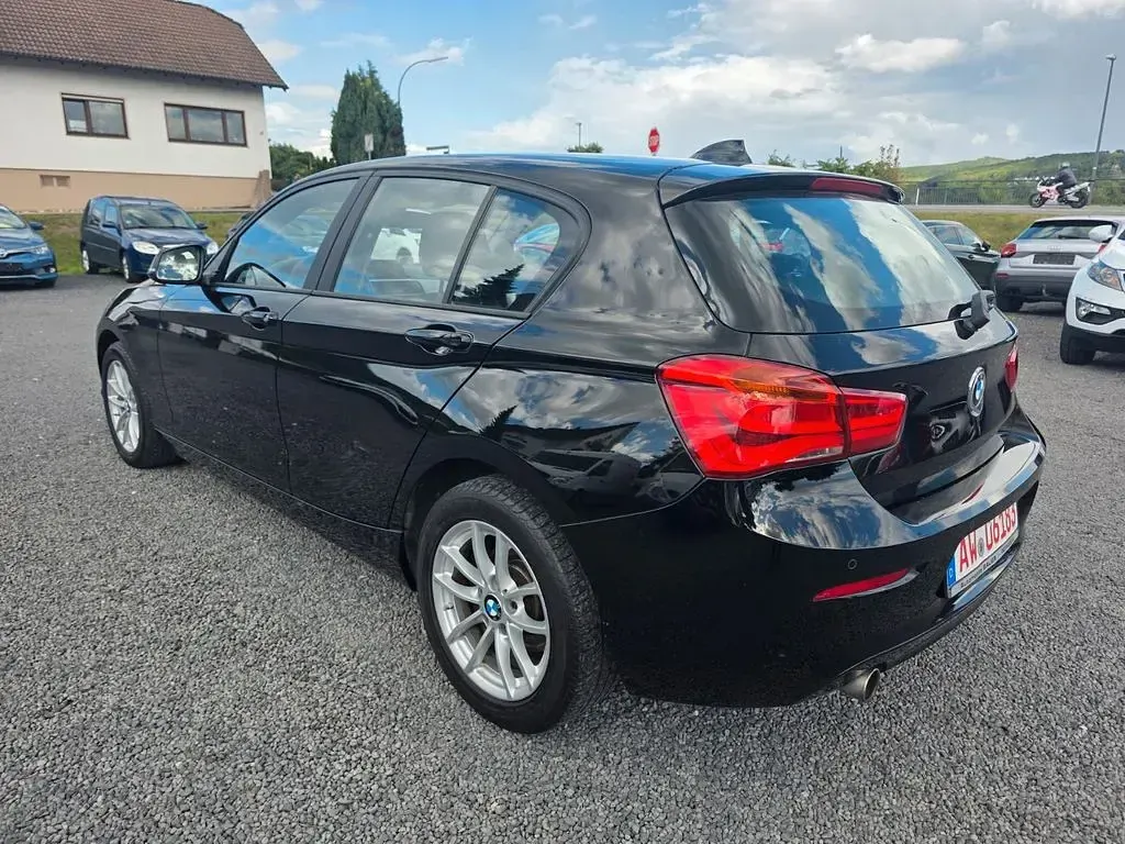 Usado BMW 116 Advantage 109 CV (80 kW) 2017 Negro Utilitario