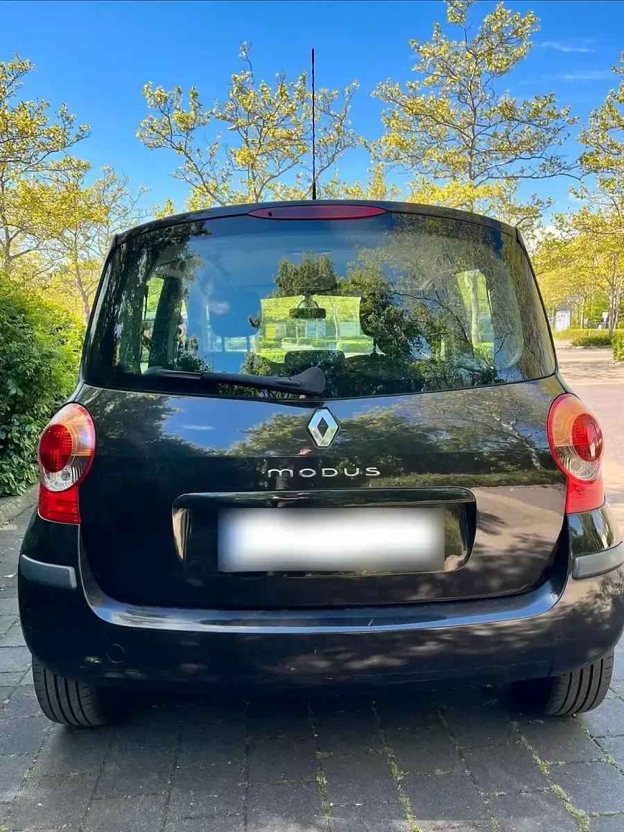 Używany Renault Modus Authentique 101 KM (74 kW) 2005 Czarny Minivan