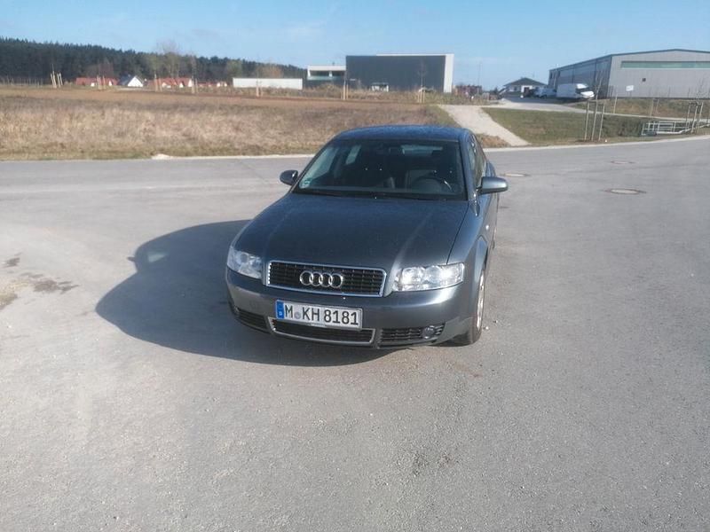 Gebraucht Audi A4 131 PS (96 kW) 2001 Grau Limousine