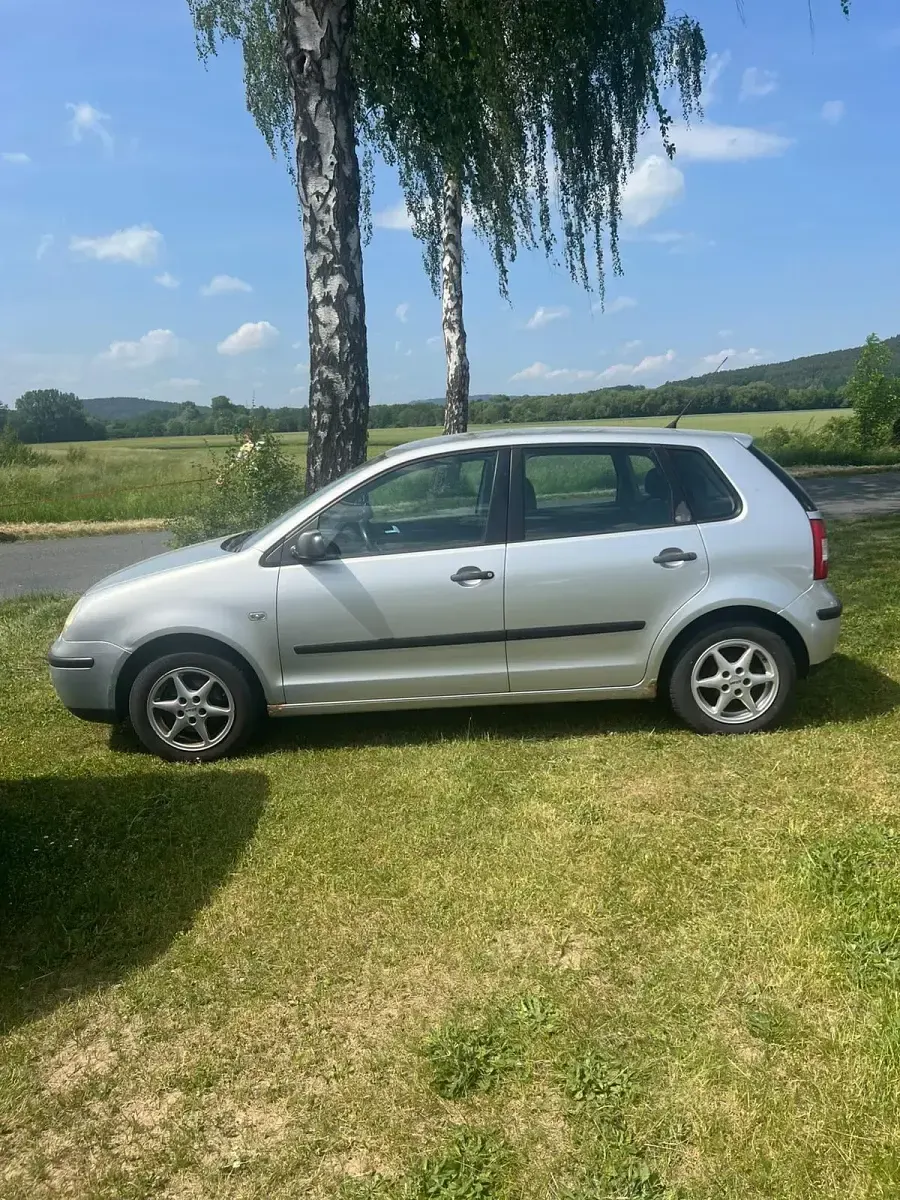 Gebraucht VW Polo 64 PS (47 kW) 2003 Silber Kleinwagen