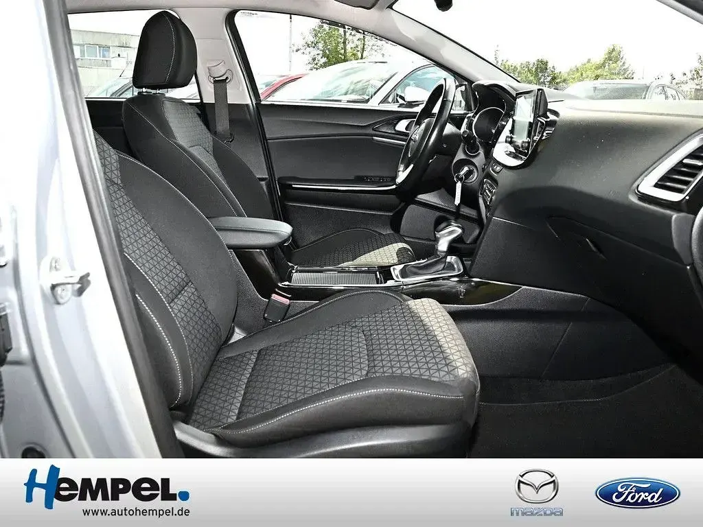Gebraucht Kia Ceed Vision 140 PS (102 kW) 2020 Silber / sparkling silver (metallic) Kleinwagen