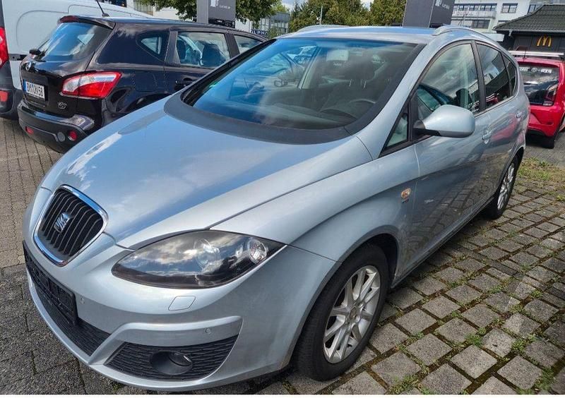 Silber Gebraucht 2010 Seat Altea XL Style Van / Kleinbus | 3.650 € (Superpreis) - Bild 1/4