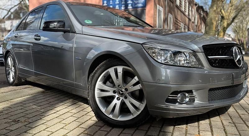 Gebraucht Mercedes C180 156 PS (114 kW) 2010 Silber Limousine