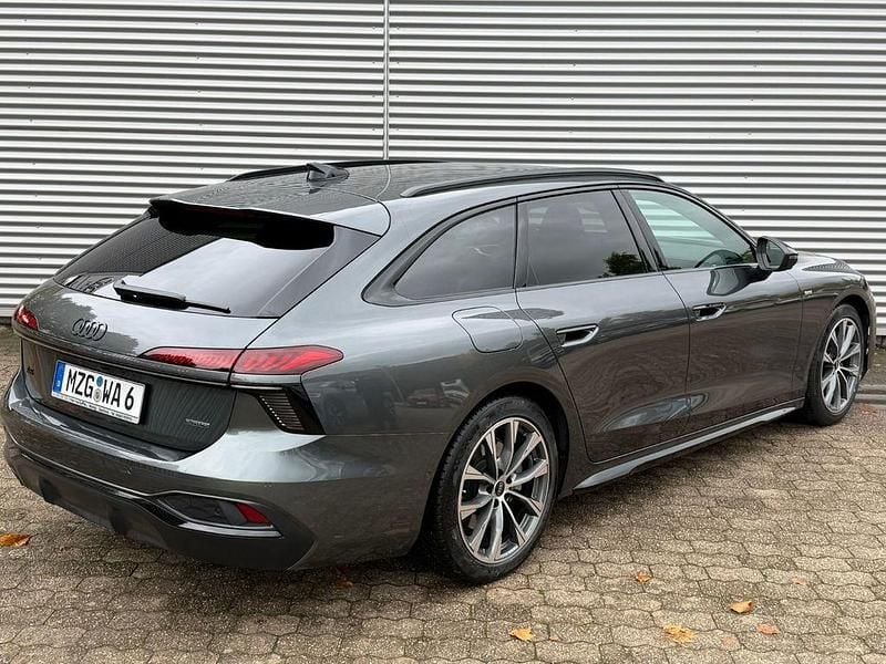 Gebraucht Audi A6 Sport 204 PS (150 kW) 2025 Grau Kombi