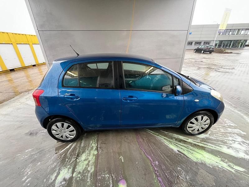 Gebraucht Toyota Yaris 80 PS (58 kW) 2008 Blau Kleinwagen