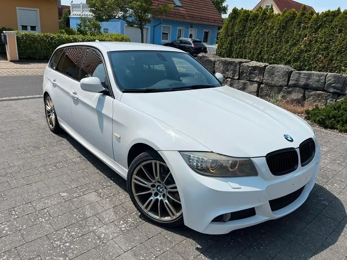 Gebraucht BMW 330 M Sport 245 PS (180 kW) 2010 Weiß Kombi