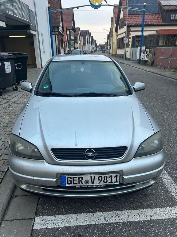 Gebraucht Opel Astra 84 PS (61 kW) 2002 Silber Limousine