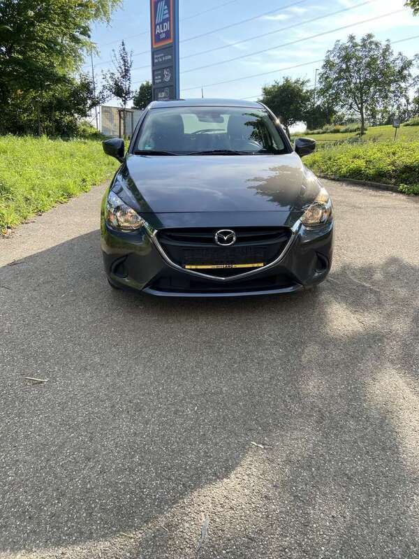 Grau Gebraucht 2018 Mazda 2 Signature Kleinwagen | 11.000 € (Fairer Preis) - Bild 1/4