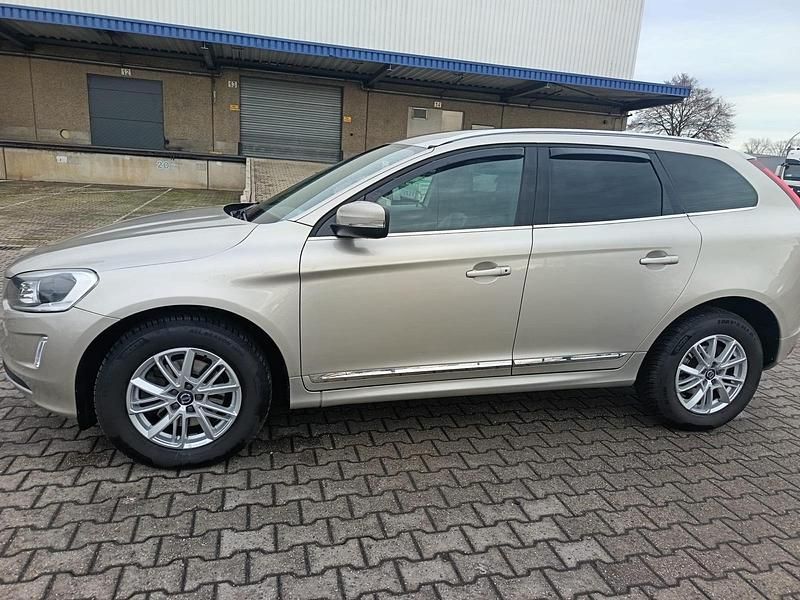 Gebraucht Volvo XC60 190 PS (139 kW) 2017 Beige SUV