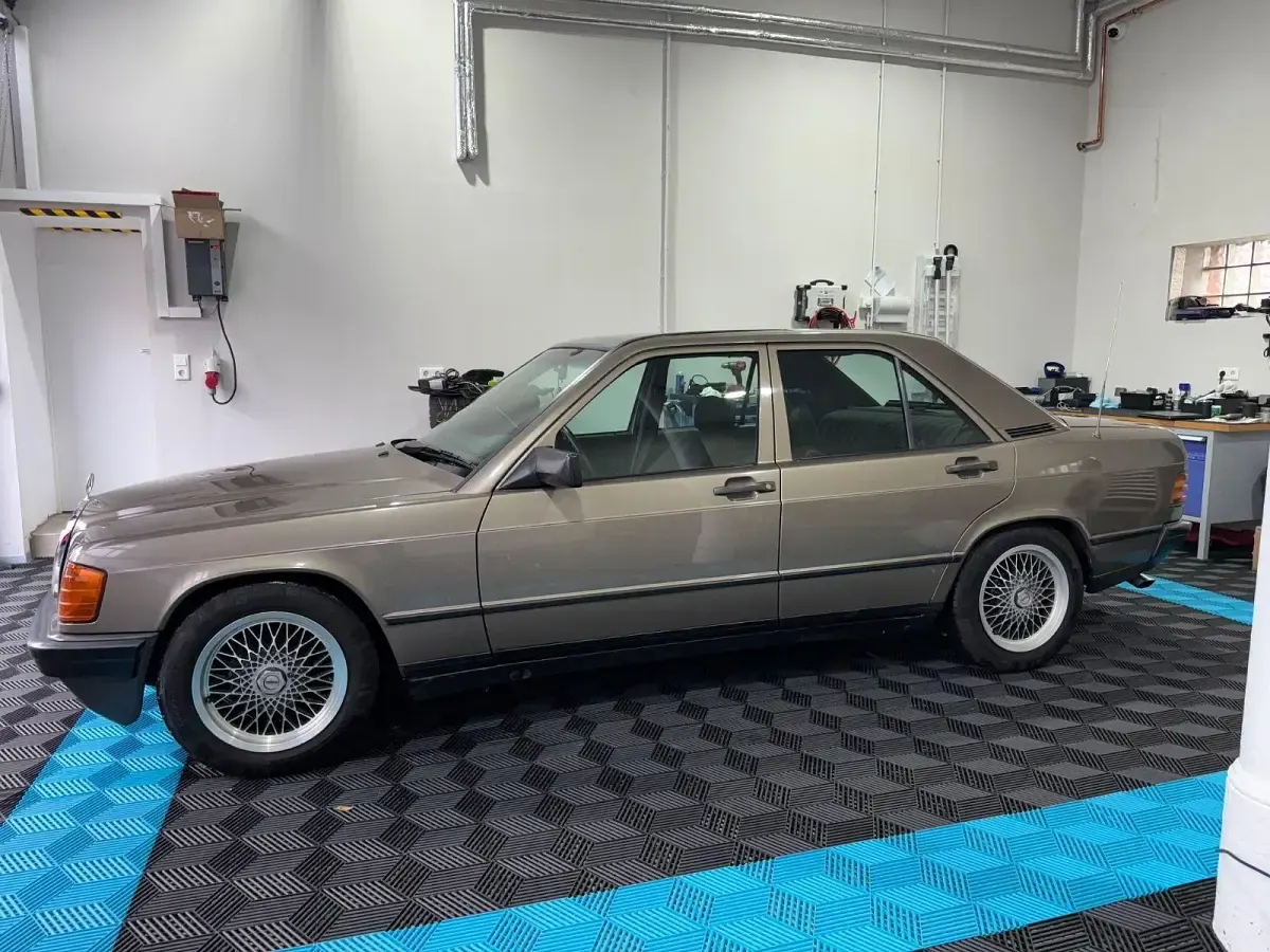 Occasion Mercedes 190 72 ch (52 kW) 1987 Marron Berline