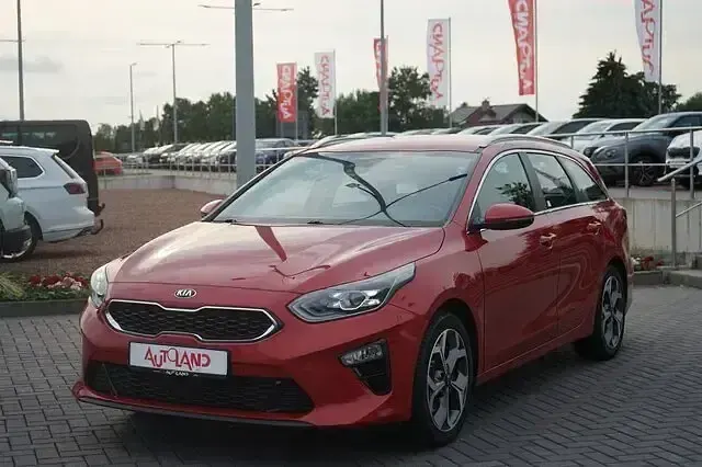 Gebraucht Kia Ceed 140 PS (102 kW) 2021 Rot Kleinwagen