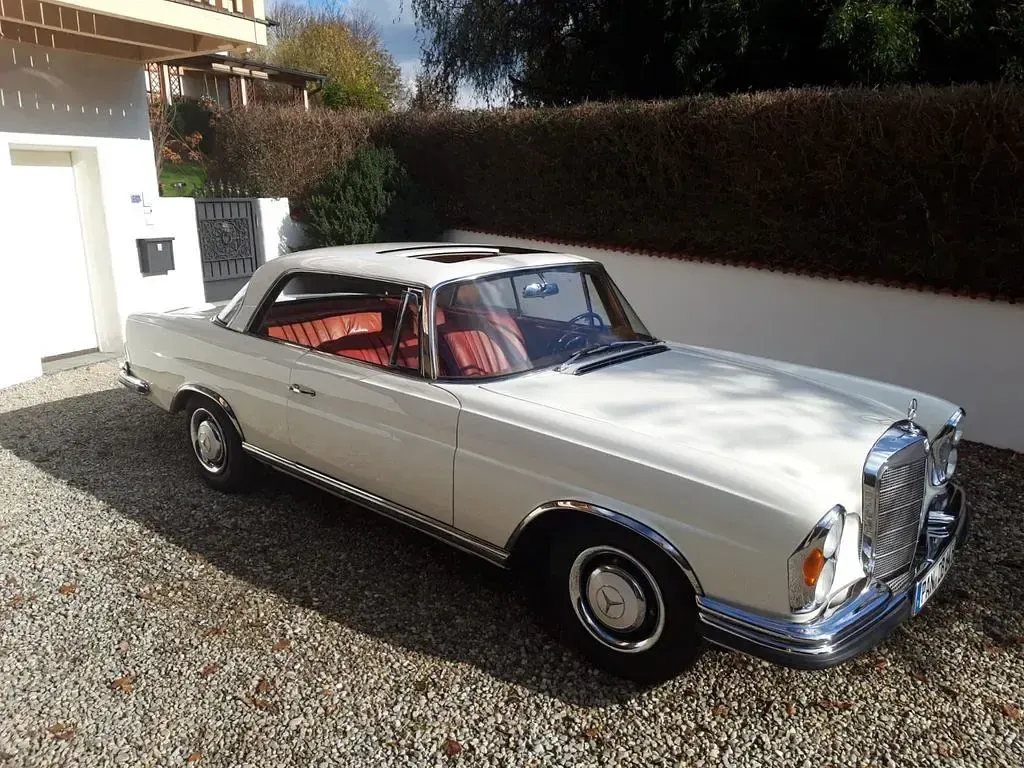 Gebraucht Mercedes W111 120 PS (88 kW) 1964 Weiß Coupé