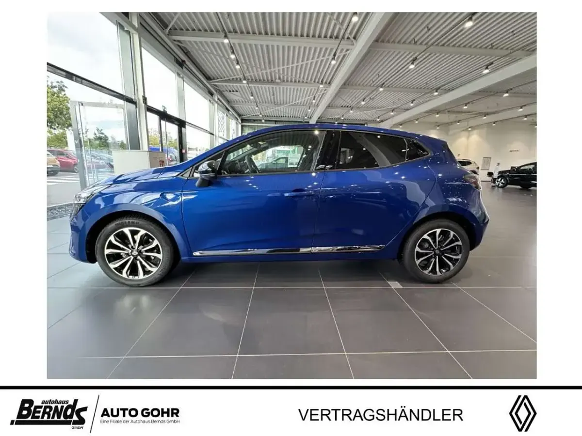 Nowe Renault Clio V Techno 91 KM (66 kW) 2025 Niebieski Sedan/Limuzyna