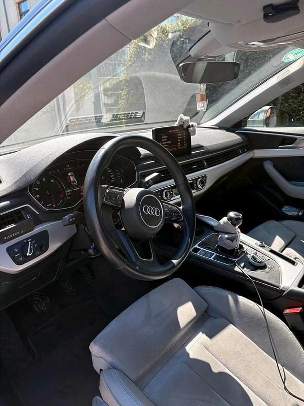 Gebraucht Audi A5 Sport 190 PS (139 kW) 2018 Grau Coupé