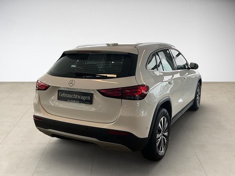 Gebraucht Mercedes GLA220 190 PS (139 kW) 2020 Weiß SUV