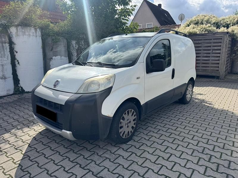 Weiß Gebraucht 2010 Fiat Fiorino Van / Kleinbus | 2.390 € (Teuer) - Bild 1/4