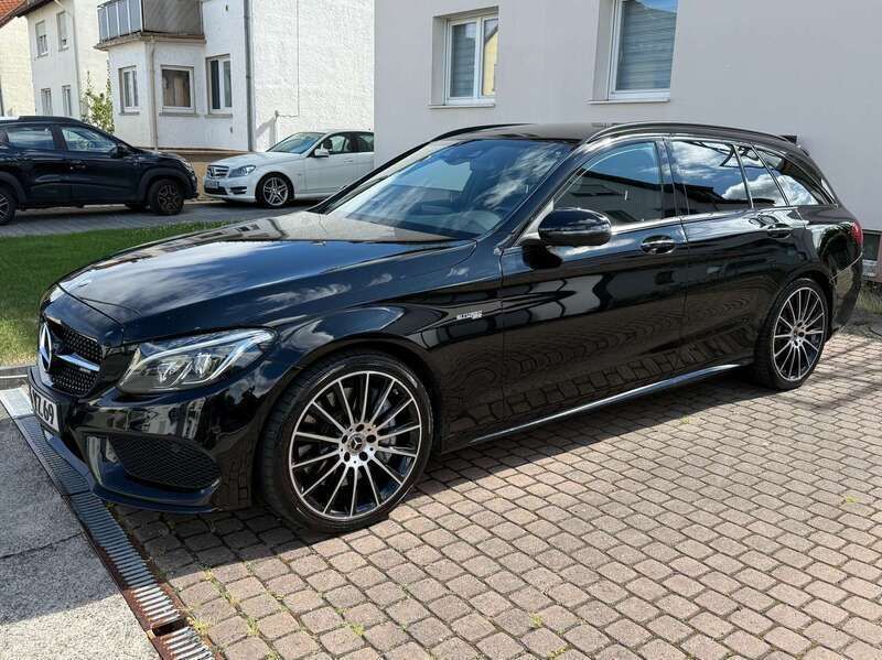 Schwarz Gebraucht 2017 Mercedes C43 AMG AMG Kombi | 29.750 € (Fairer Preis) - Bild 1/4