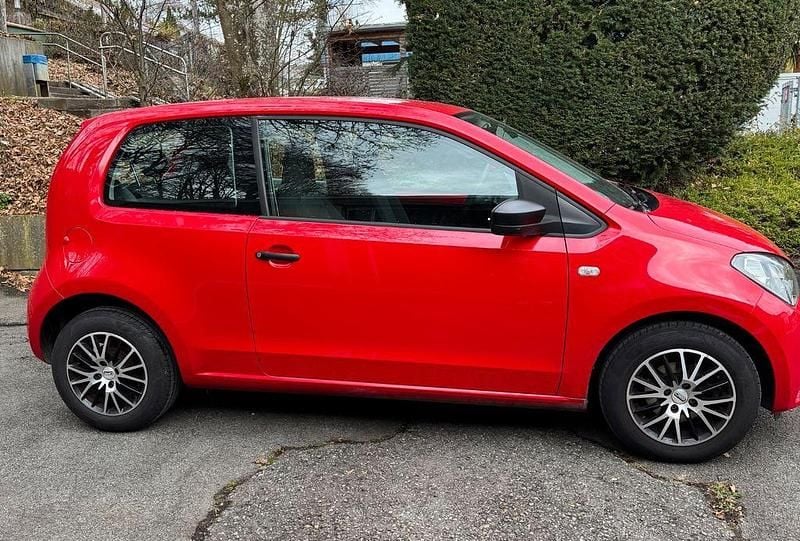 Usado Seat Mii Reference 75 HP (55 kW) 2013 Vermelho Citadino