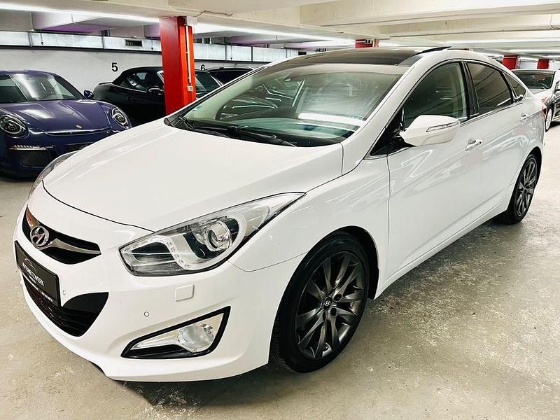 Gebraucht Hyundai i40 Style 136 PS (100 kW) 2014 Creamy white / sol Limousine