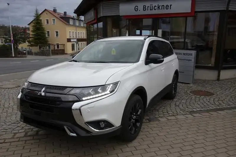 Gebraucht Mitsubishi Outlander Active 150 PS (110 kW) 2019 Weiß SUV