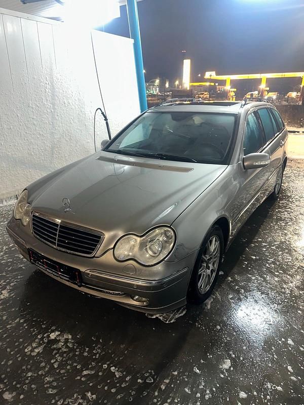 Gebraucht Mercedes C220 143 PS (105 kW) 2003 Grau Kombi