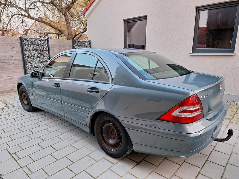 Gebraucht Mercedes 200 122 PS (89 kW) 2005 Grau Limousine