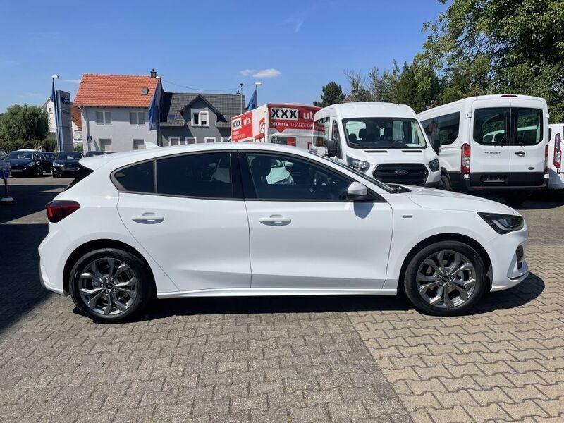 Gebraucht Ford Focus ST-Line 125 PS (91 kW) 2022 Weiß Limousine