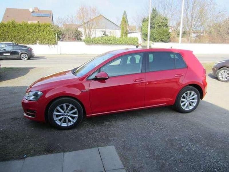 Gebraucht VW Golf VII LOUNGE 150 PS (110 kW) 2015 Tornadorot Kleinwagen