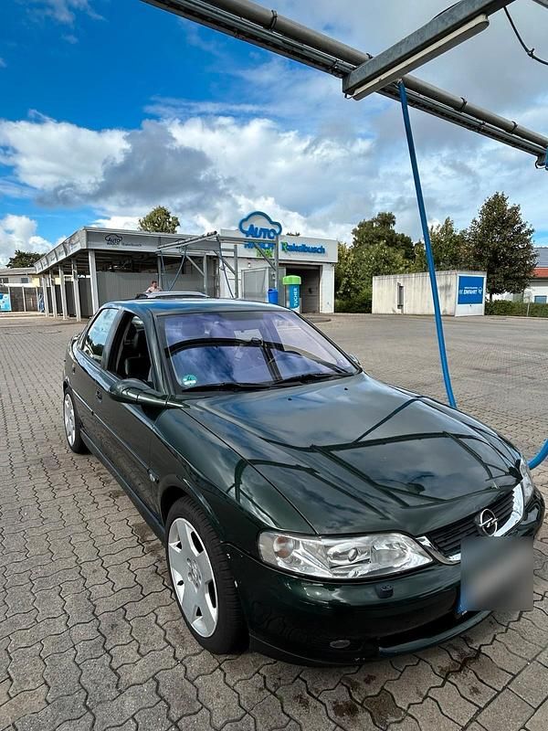Grün Gebraucht 2001 Opel Vectra Limousine | 1.200 € (Superpreis) - Bild 1/4
