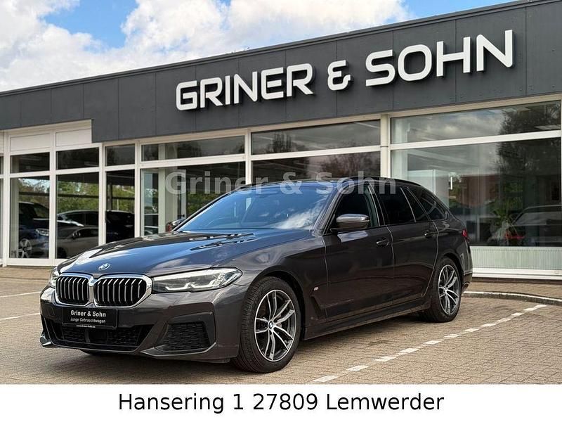 Sophistograu Gebraucht 2023 BMW 520 M Sport Kombi | 36.950 € (Fairer Preis) - Bild 1/4