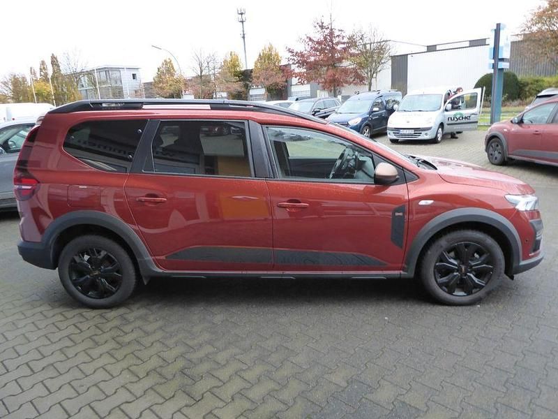 Gebraucht Dacia Jogger Extreme 110 PS (80 kW) 2025 Braun Van / Kleinbus